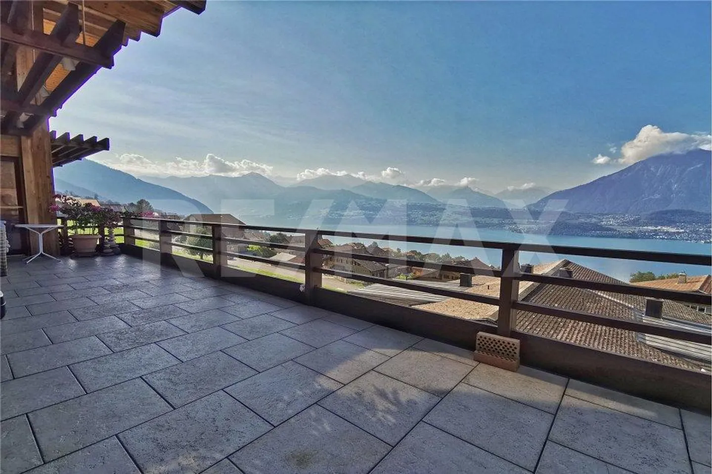 Luxurious Maisonette Apartment in Sigriswil with Mountain and Lake View - Photo 8 of 13