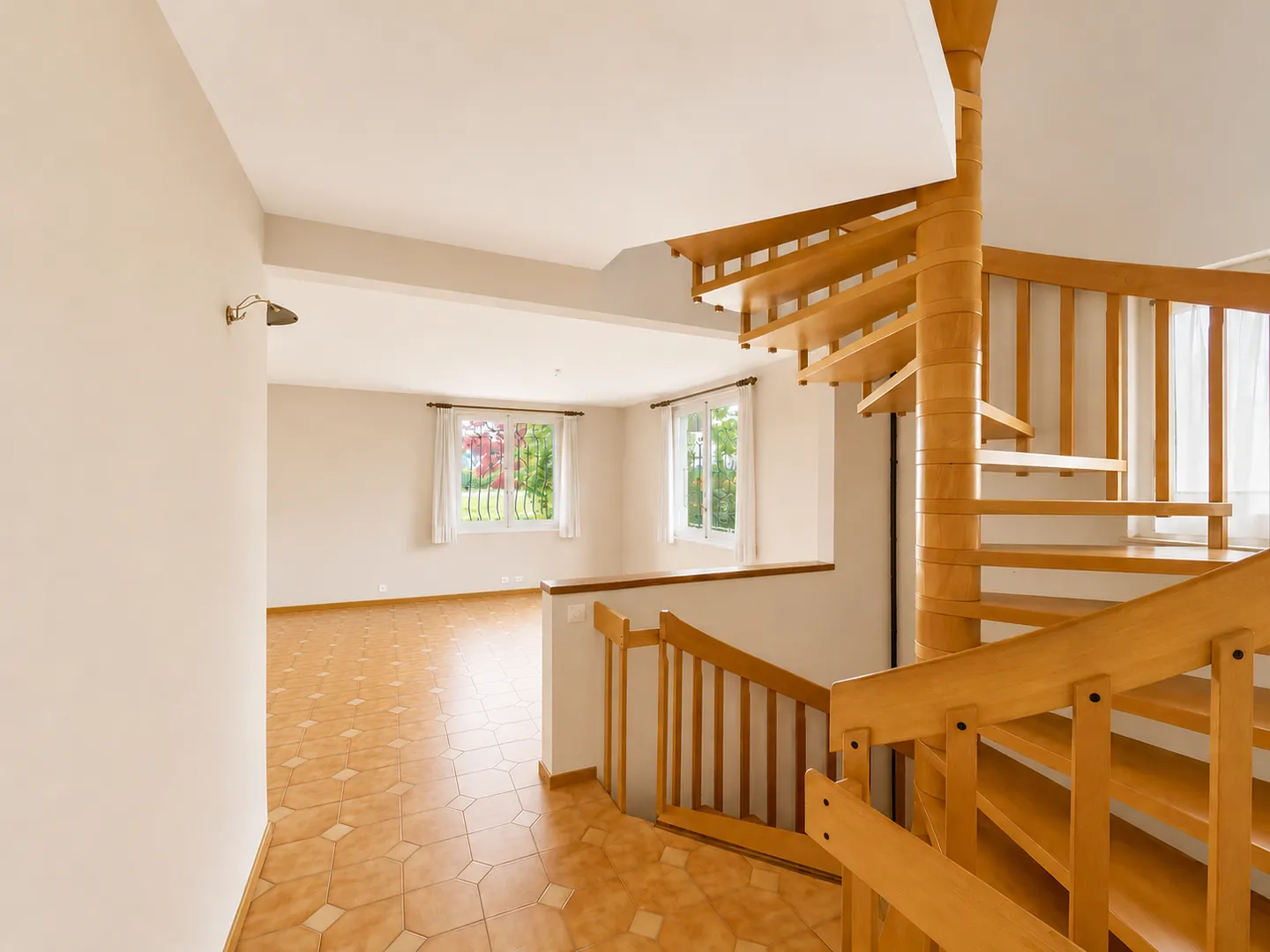 Familienhaus in ruhiger Lage - Großes Potenzial in Commugny - Foto 2 von 4