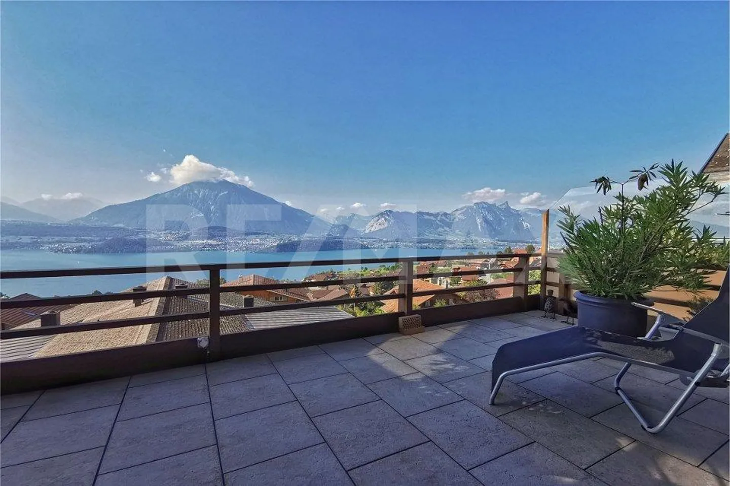 Luxurious Maisonette Apartment in Sigriswil with Mountain and Lake View - Photo 9 of 13