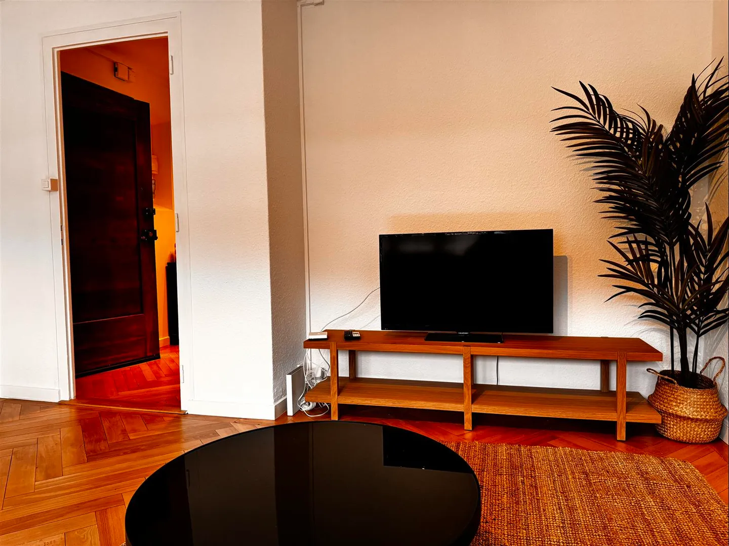 Furnished apartment for rent - Photo 2 of 7