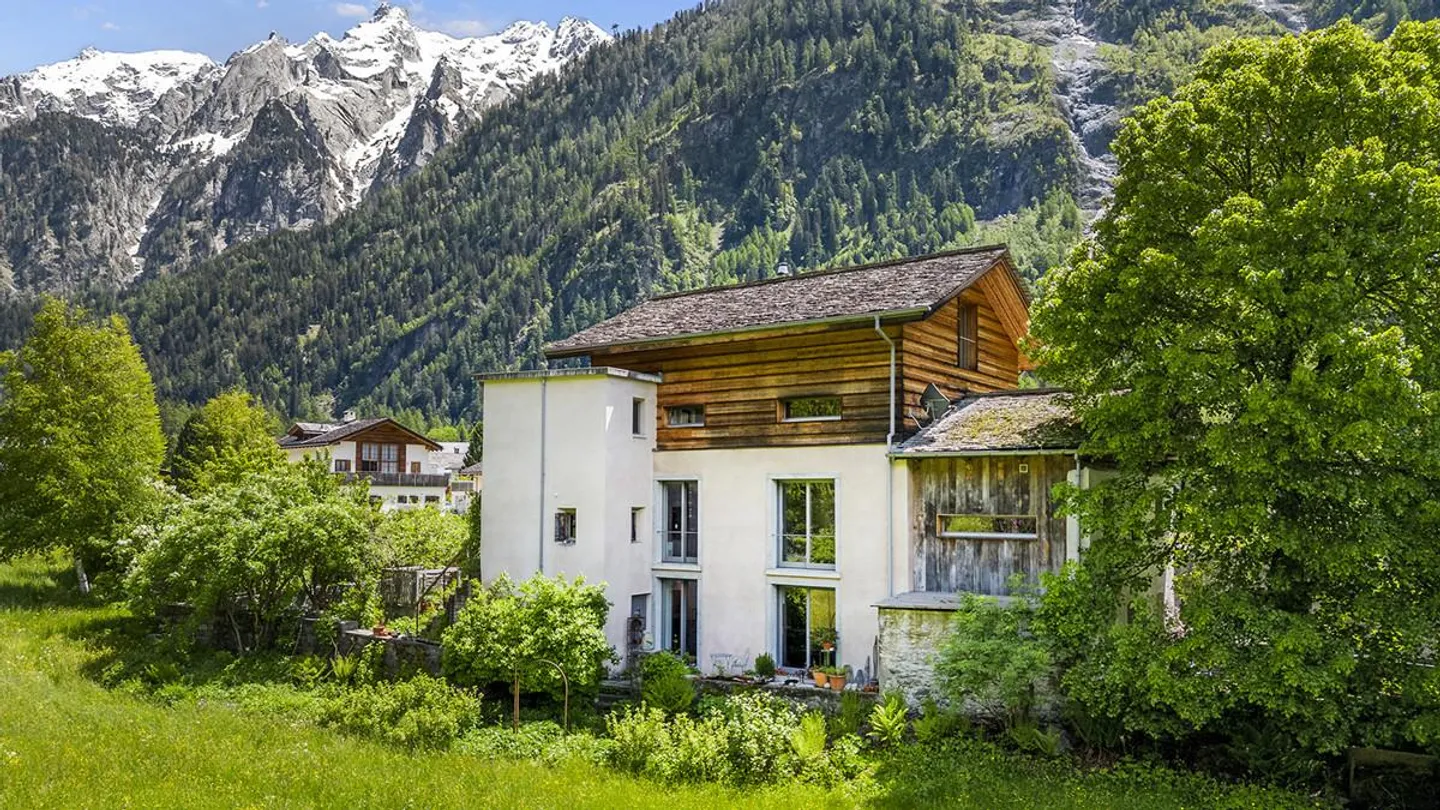 Discover peace and style in Bergell - Photo 6 of 7