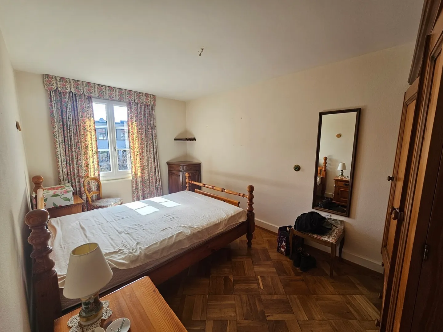 Row house for sale - Photo 8 of 13
