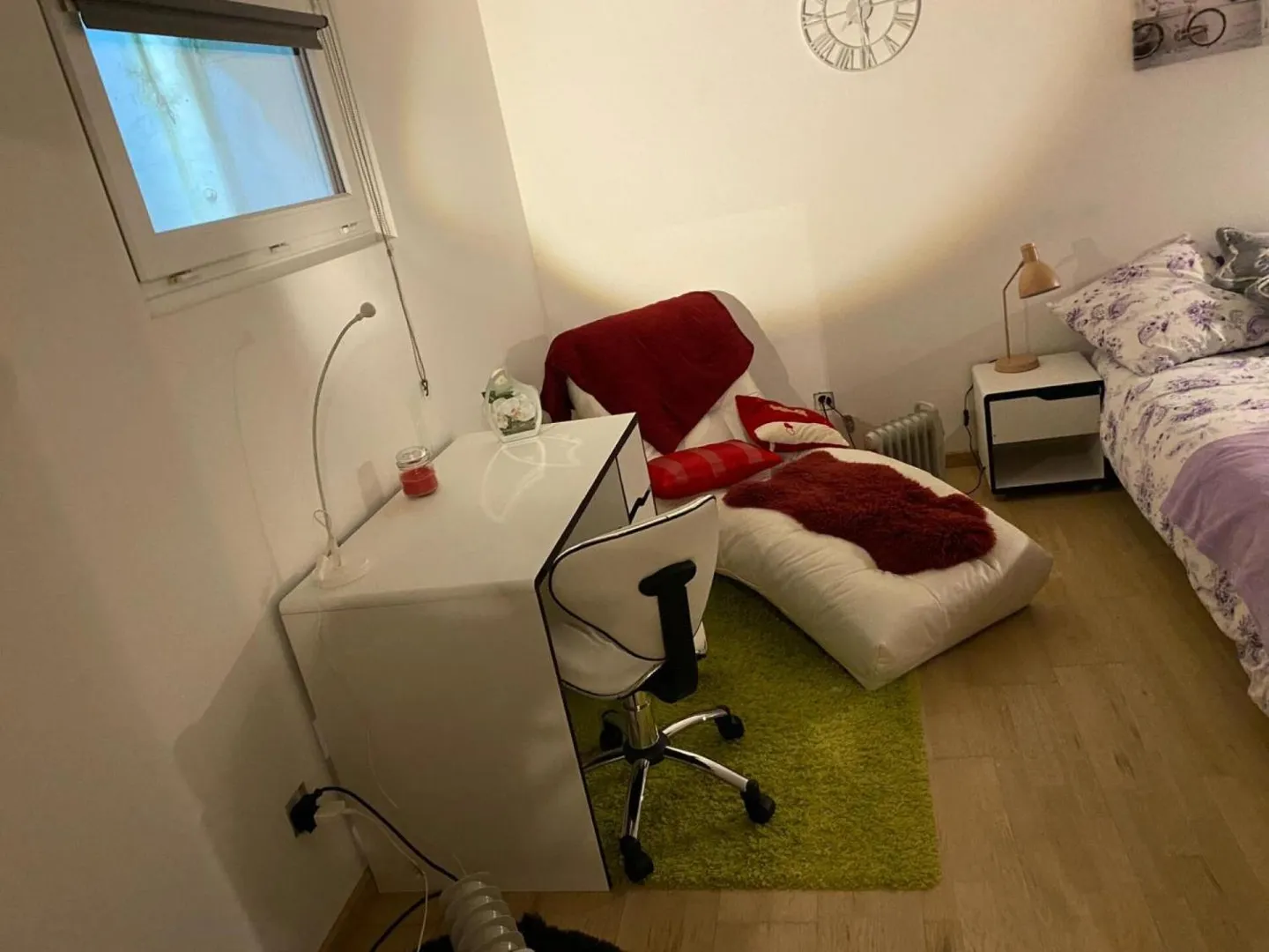Room for student - Photo 5 of 8