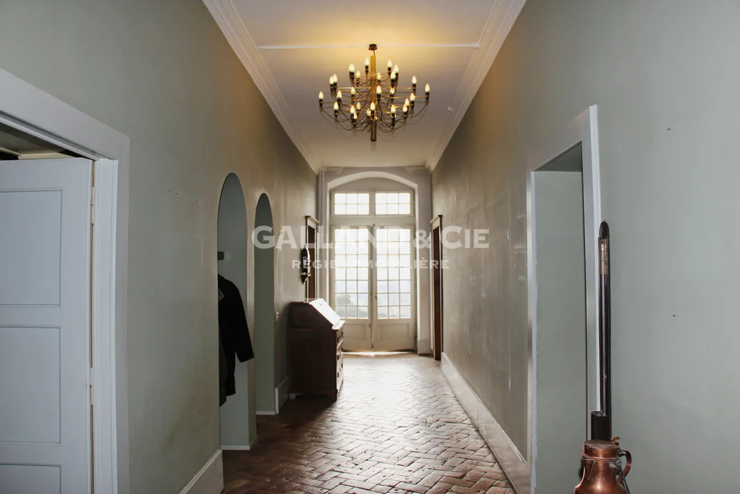 18-Zimmer-Stadthaus zu renovieren - Foto 3 von 18