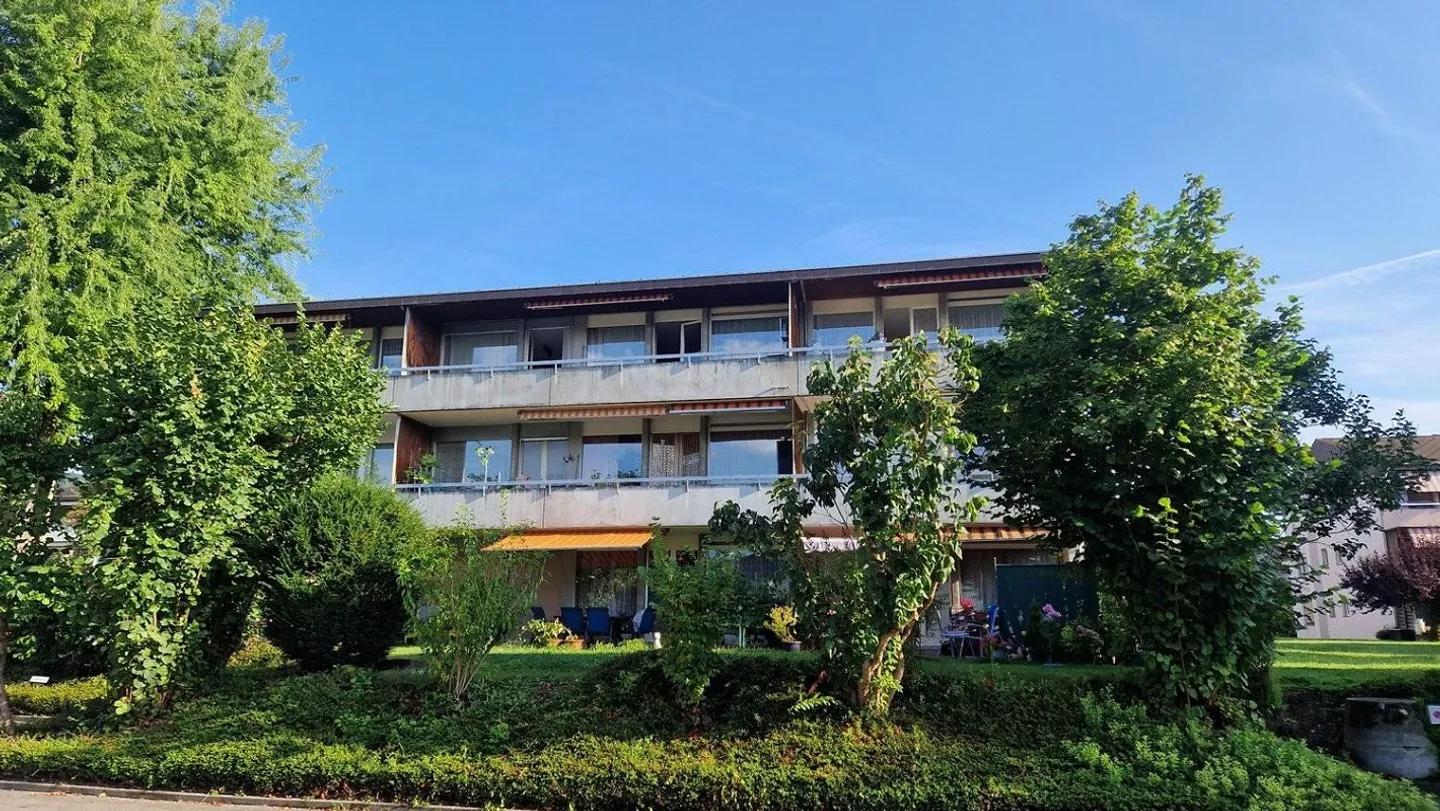 Bellissimo appartamento di 4,5 locali in posizione tranquilla - Foto 2 di 11