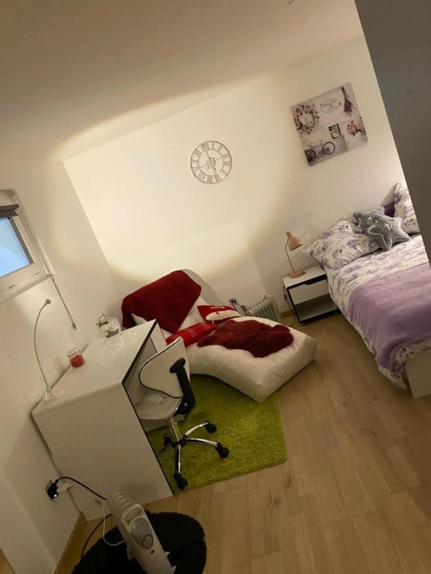 Room for student - Photo 8 of 8