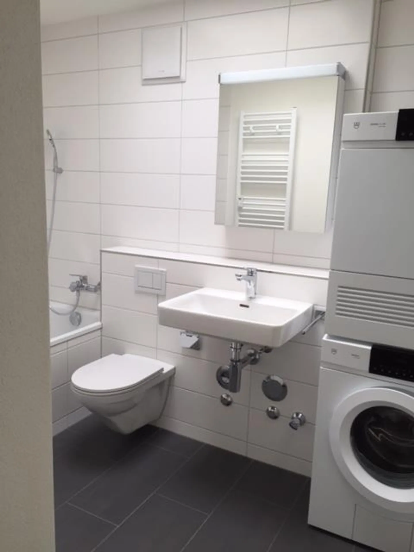 4.5-room penthouse apartment with fireplace and large roof terrace - Photo 6 of 11