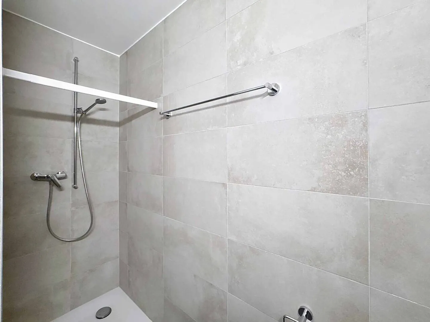 Sehr schöne 3,5-Zimmer-Wohnung mit großem Balkon im 3. Stock - Foto 11 von 12