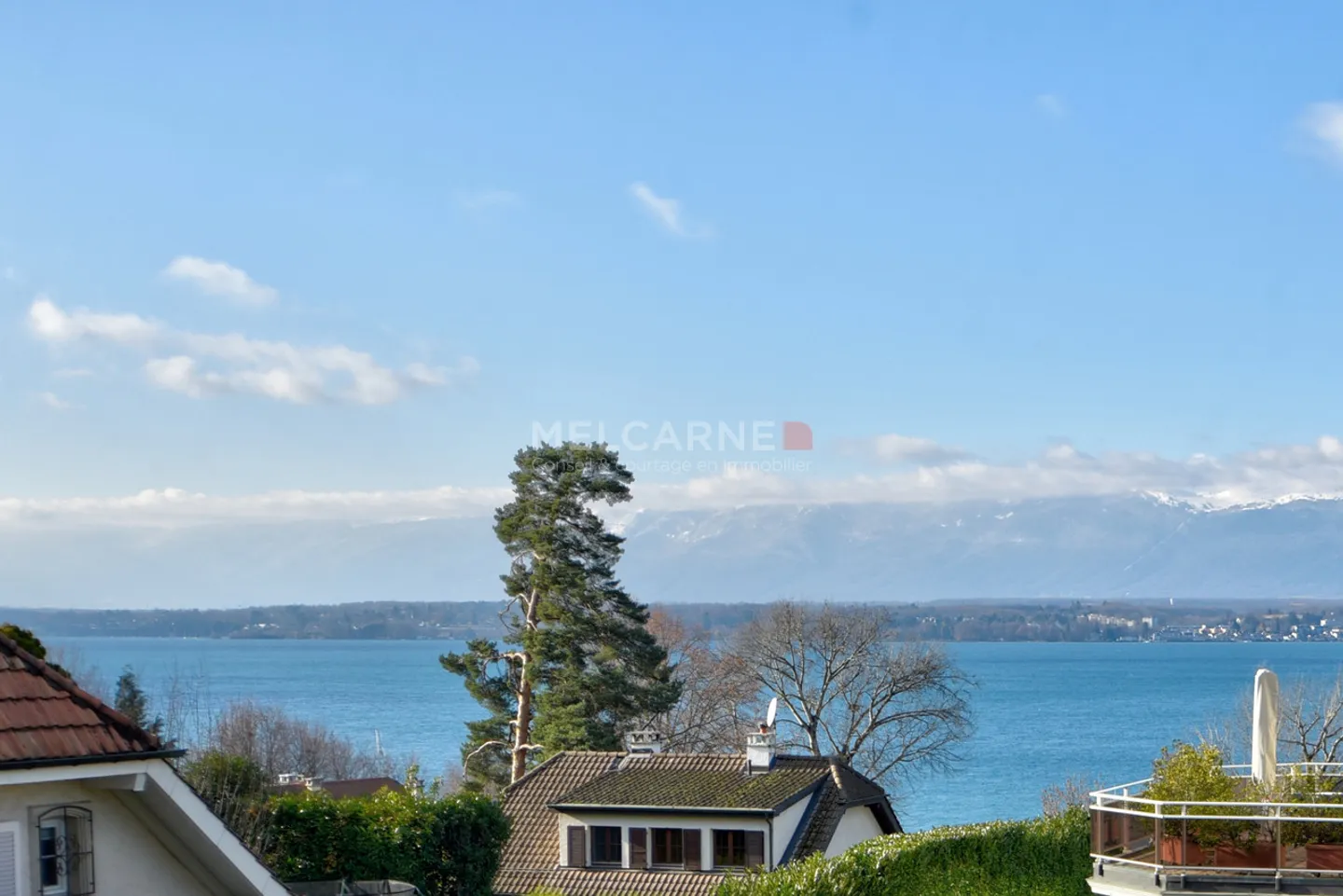 Einzelvilla mit privatem Zugang zum See - Foto 1 von 4