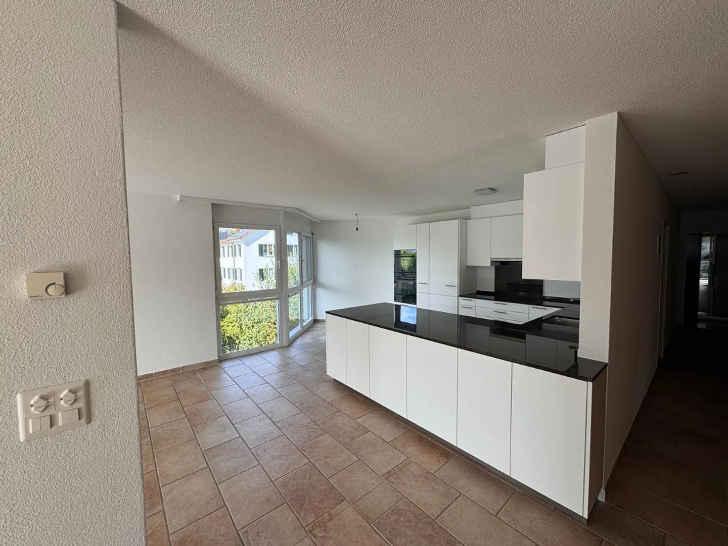 grosszügige Wohnung an ruhiger Lage zu vermieten - Foto 1 von 7