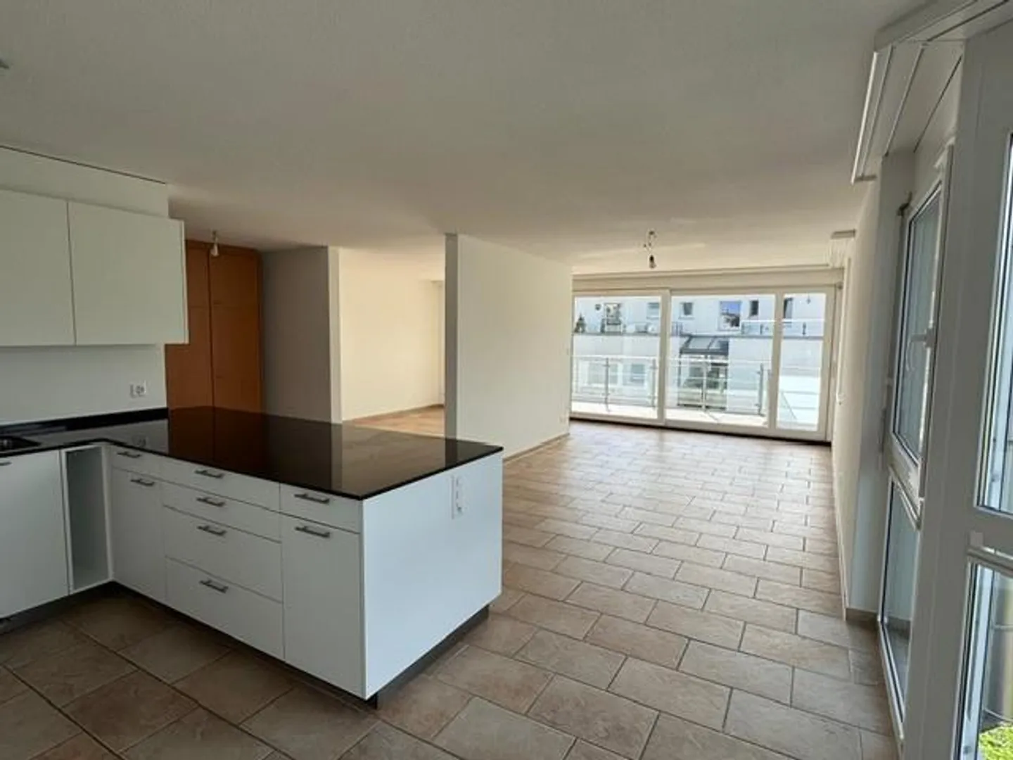 grosszügige Wohnung an ruhiger Lage zu vermieten - Foto 2 von 7