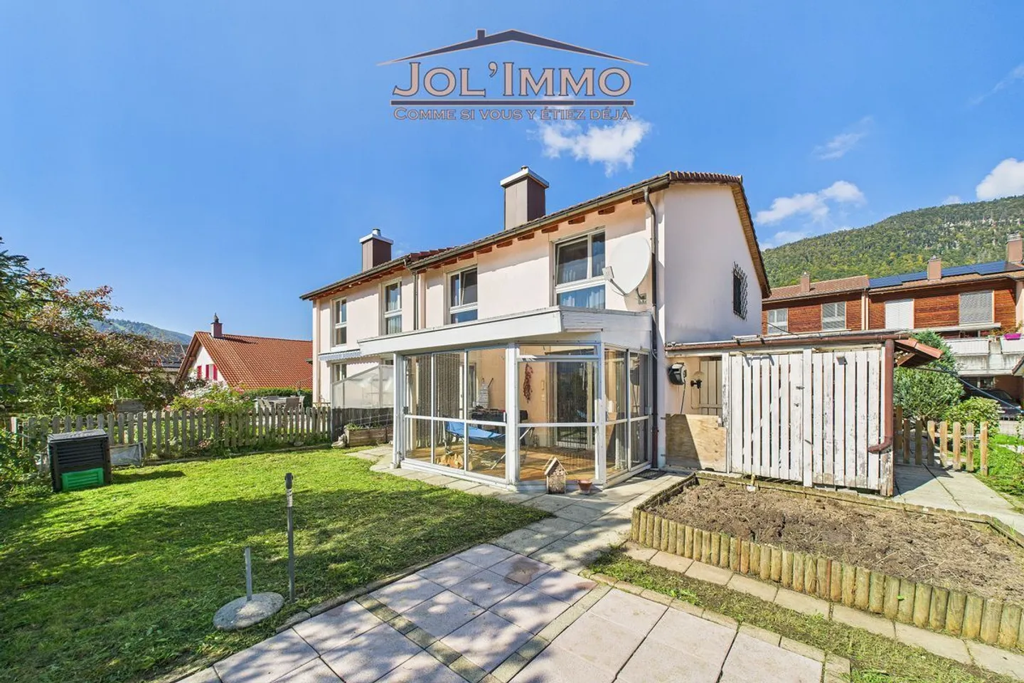 Haus mit Panoramablick und Wohlfühlbereichen in Moutier - Foto 1 von 13