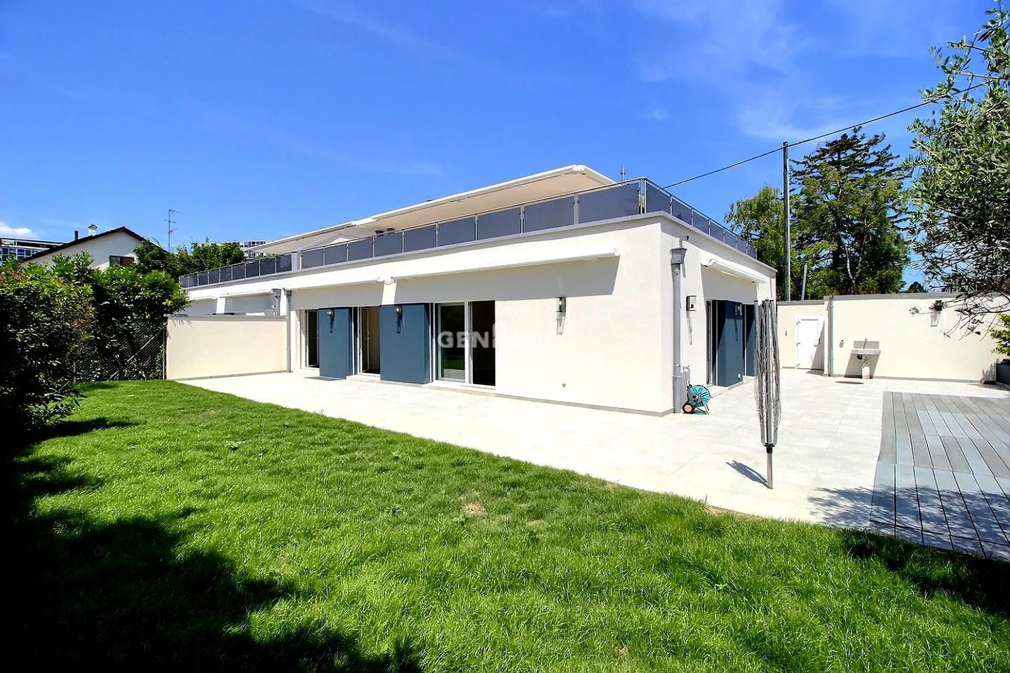 Beautiful semi-detached house with 4 bedrooms - Photo 1 of 7