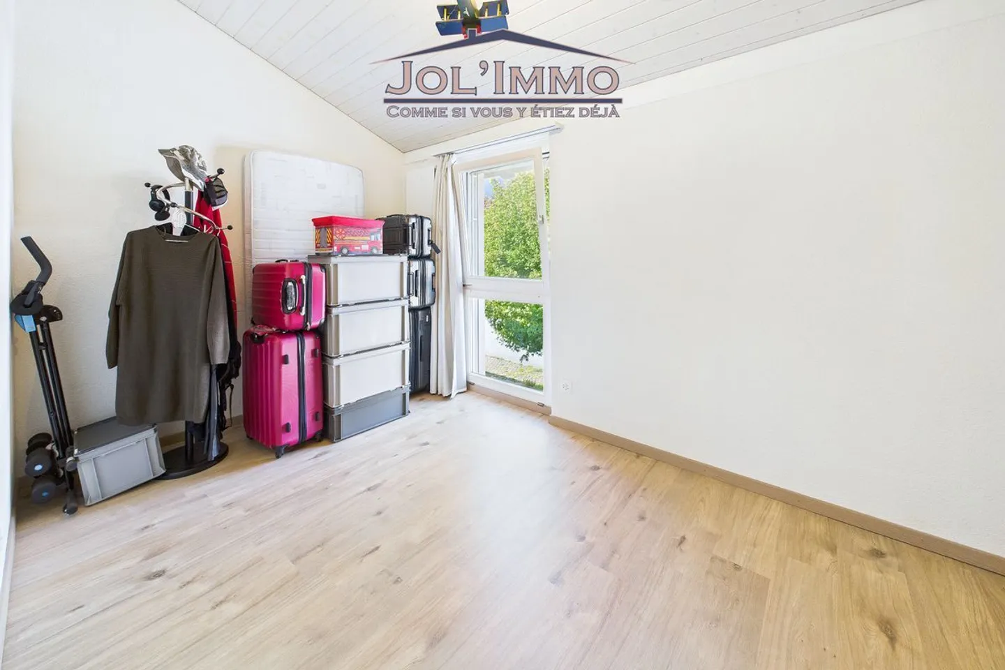 Haus mit Panoramablick und Wohlfühlbereichen in Moutier - Foto 9 von 13