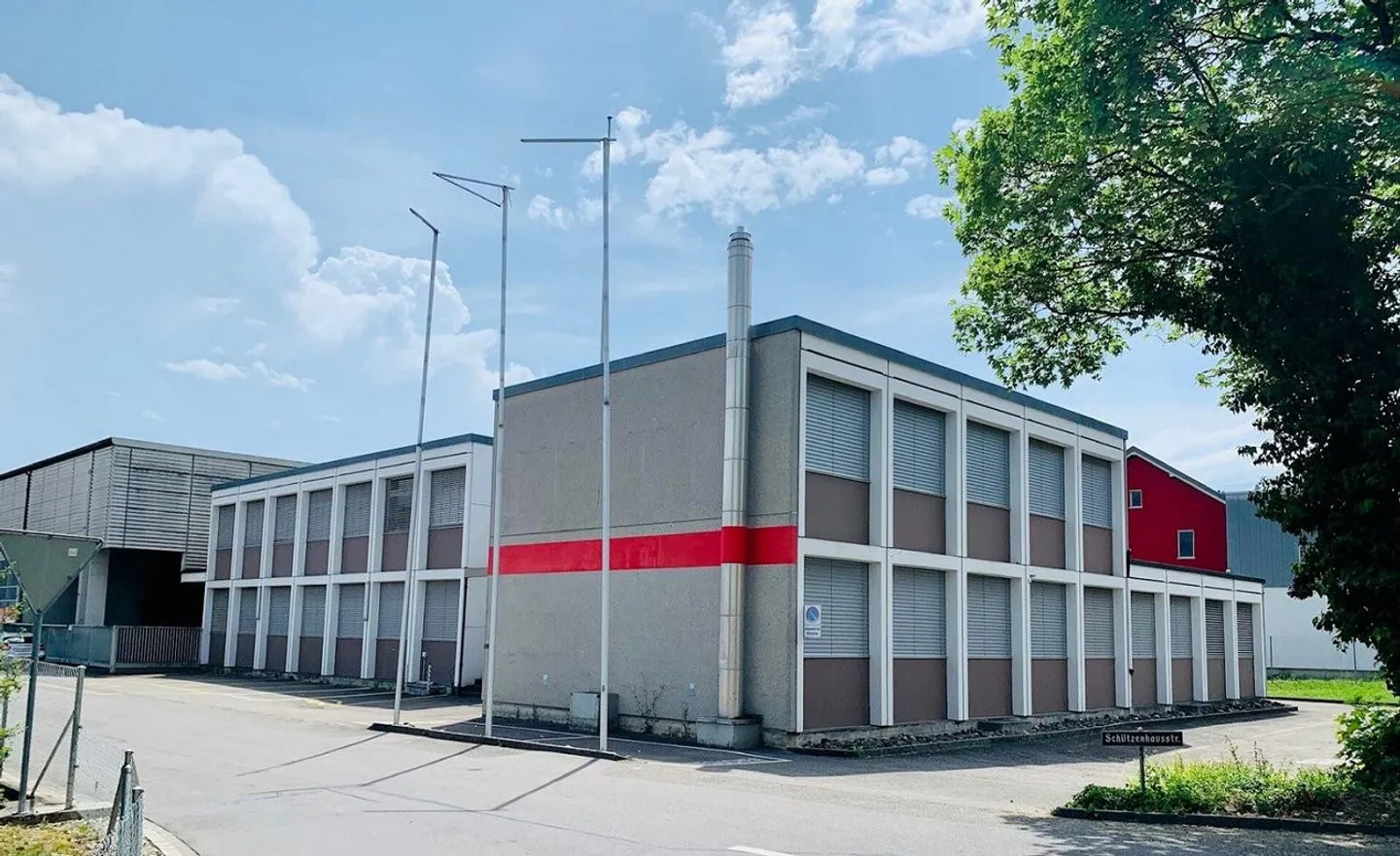 Area di stoccaggio e logistica con carroponte e accettazione merci a Villme... - Foto 1 di 13
