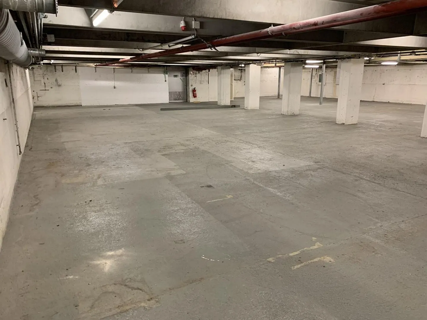 Area di stoccaggio e logistica con carroponte e accettazione merci a Villme... - Foto 2 di 13