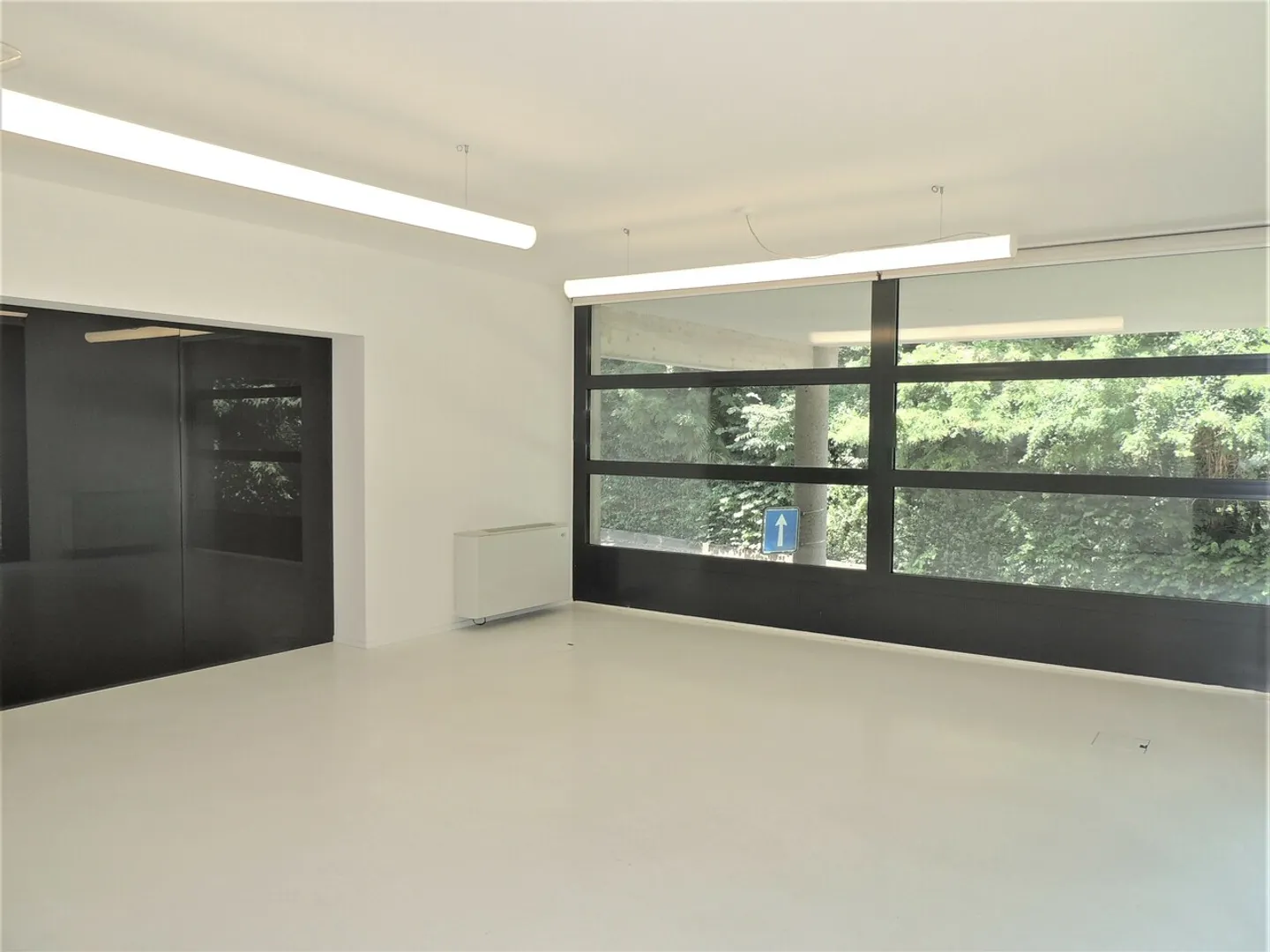 GERÄUMIGES BÜRO MIT GARTEN IN SORENGO - Foto 2 von 11