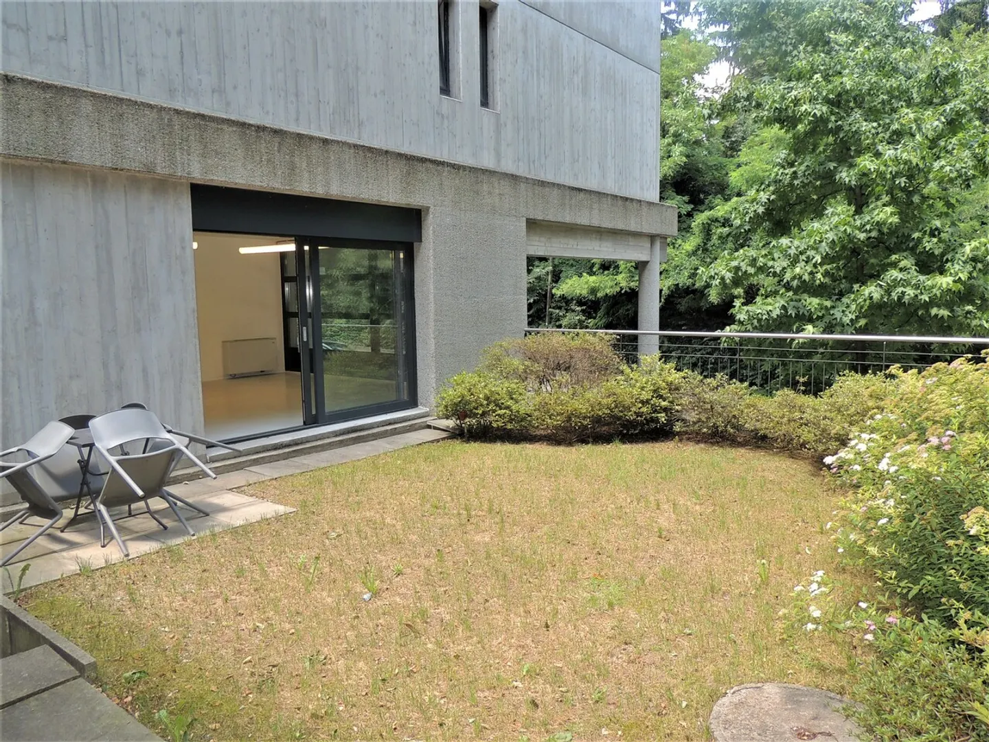 GERÄUMIGES BÜRO MIT GARTEN IN SORENGO - Foto 11 von 11
