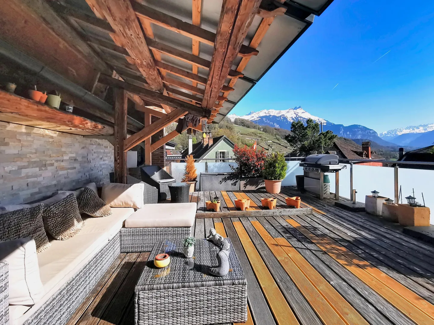 Charming duplex with a view of the Dents du Midi! - Photo 1 of 8
