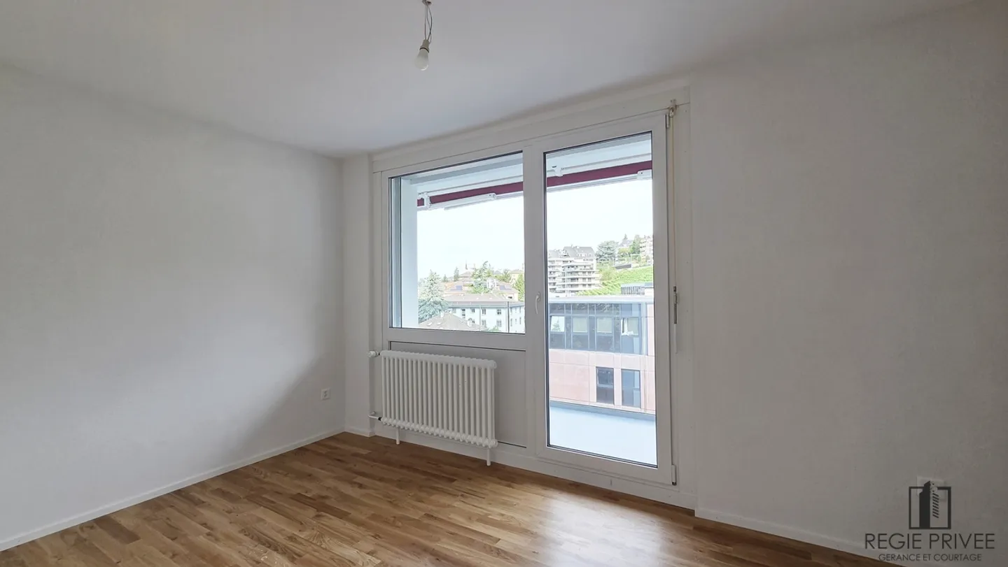 Apartment with 3.5 rooms, completely renovated, with lake view - Photo 7 of 10