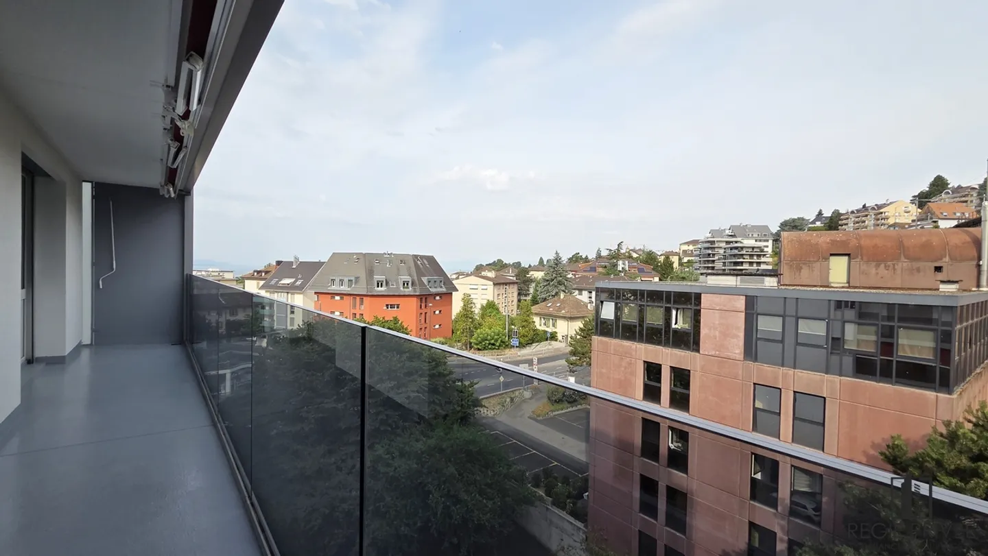 Apartment with 3.5 rooms, completely renovated, with lake view - Photo 8 of 10
