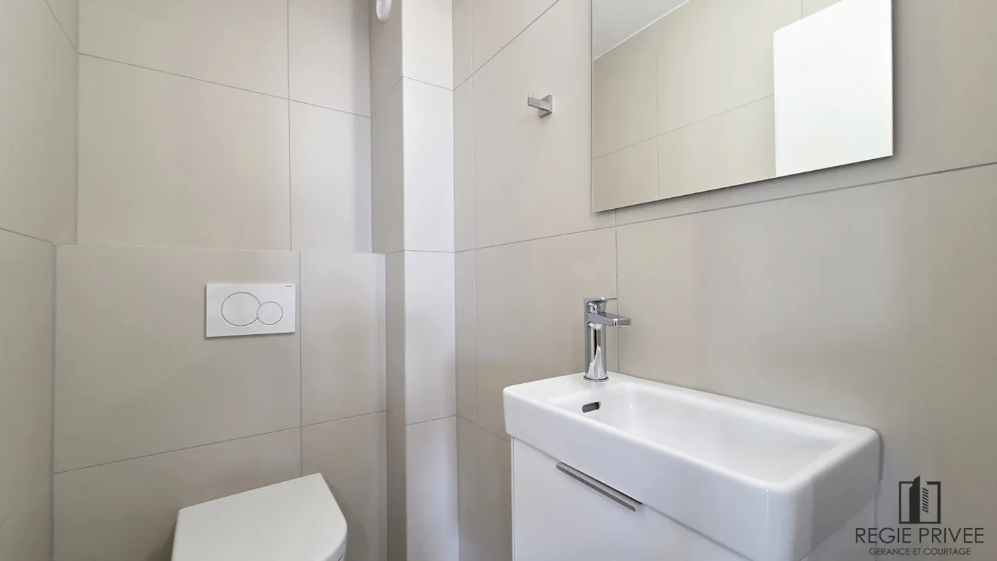 Apartment with 3.5 rooms, completely renovated, with lake view - Photo 10 of 10