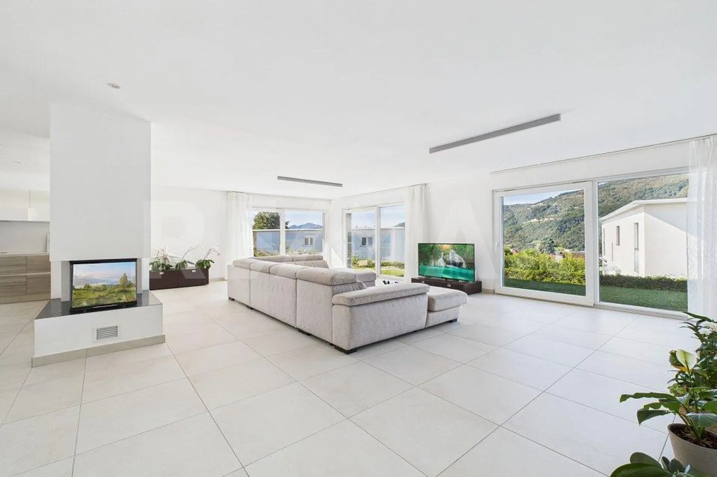 Moderne Einfamilienhaus mit 8 Zimmern in ruhiger Wohnlage - Foto 3 von 13