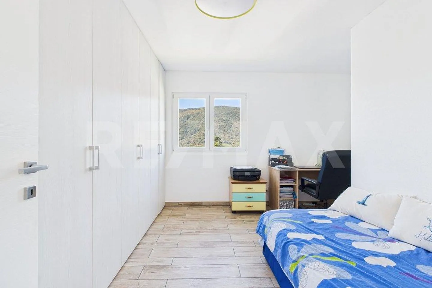 Moderne Einfamilienhaus mit 8 Zimmern in ruhiger Wohnlage - Foto 9 von 13