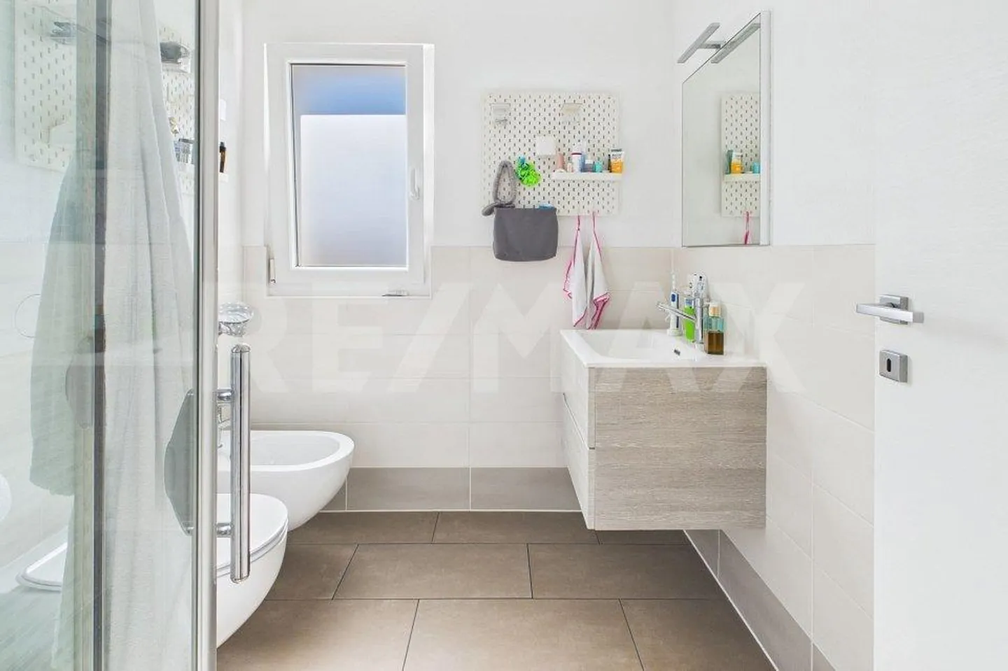 Moderne Einfamilienhaus mit 8 Zimmern in ruhiger Wohnlage - Foto 12 von 13