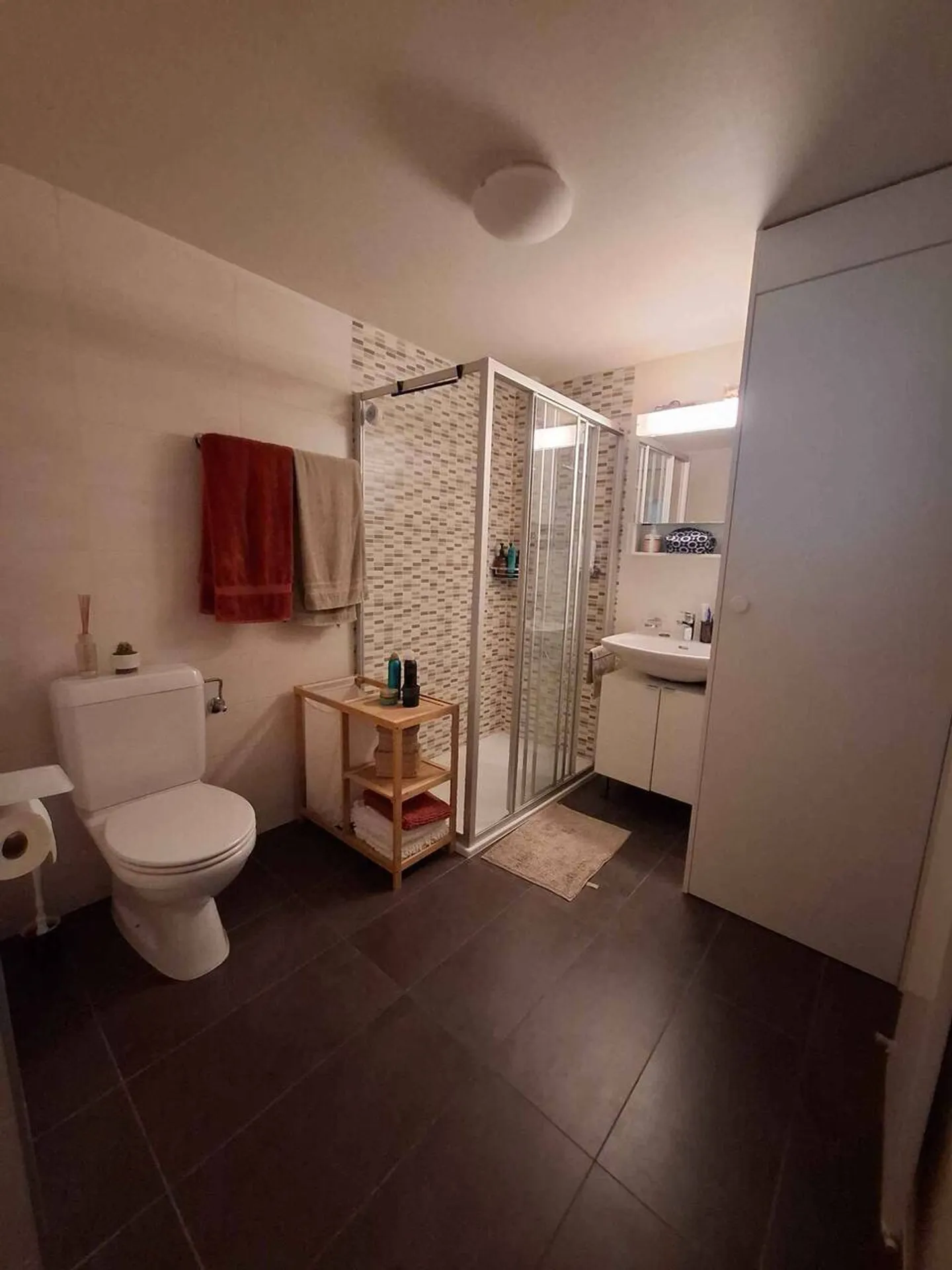 Charmante 2-Zimmer-Wohnung mit separatem Eingang Valeyres-sous-Montagny - Foto 7 von 11