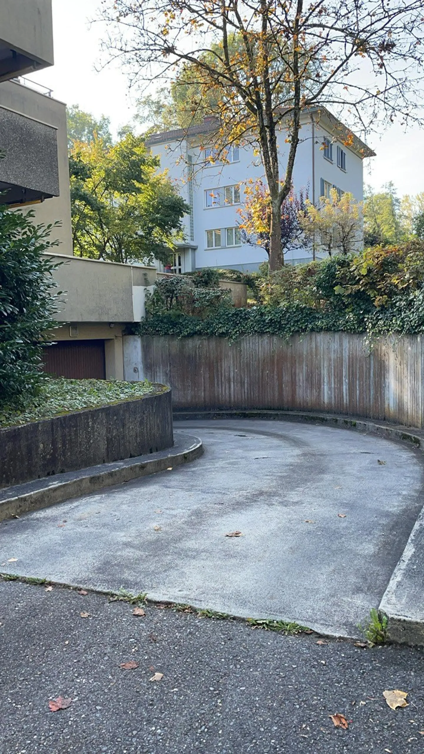 Posto auto sotterraneo in affitto in Erchenbühlstrasse 47, 8046 Zurigo - Foto 2 di 2