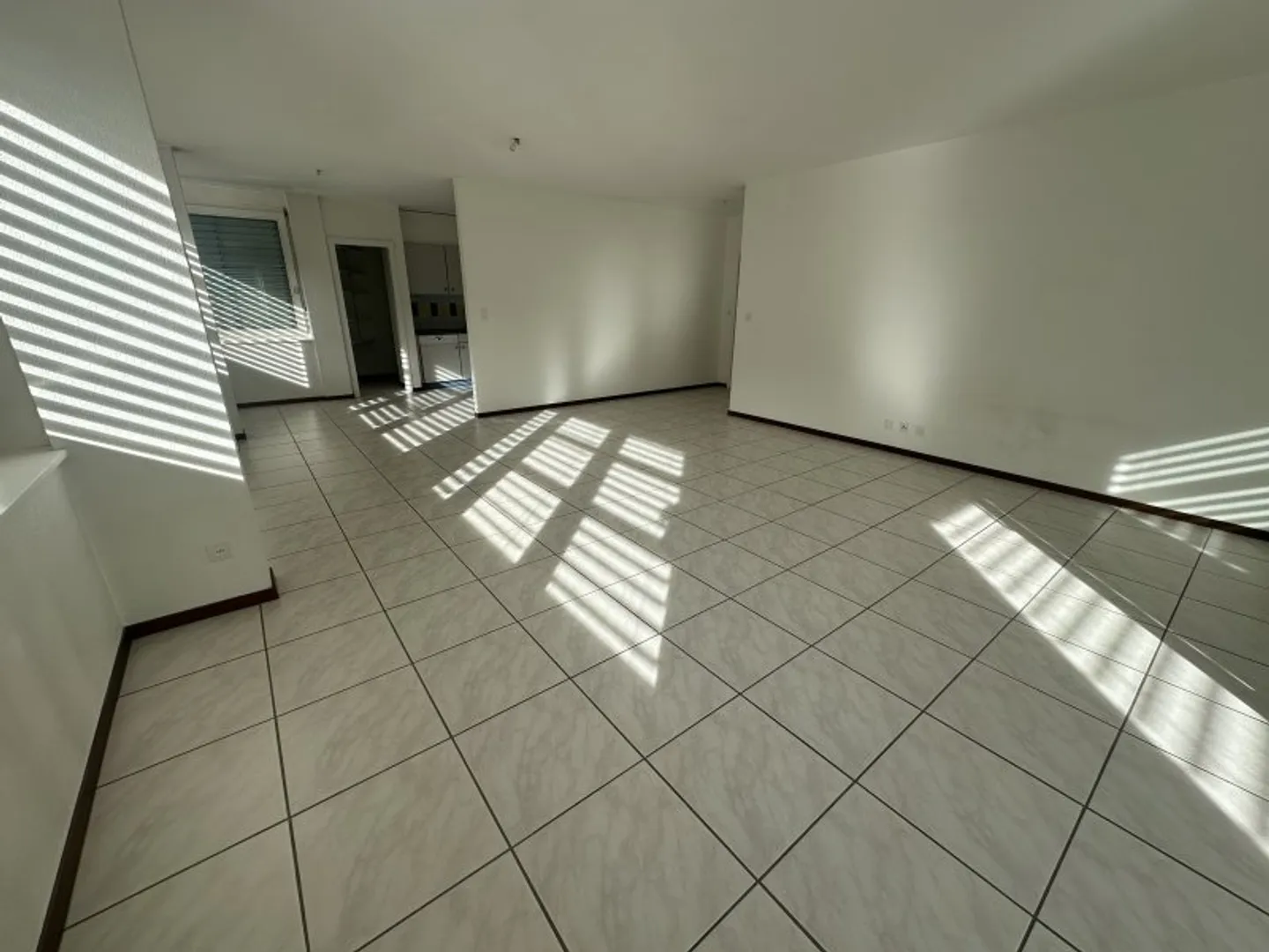 05107 - 4.5 Room Apartment - Rue du Château-Vieux 5 - Monthey - Photo 2 of 8