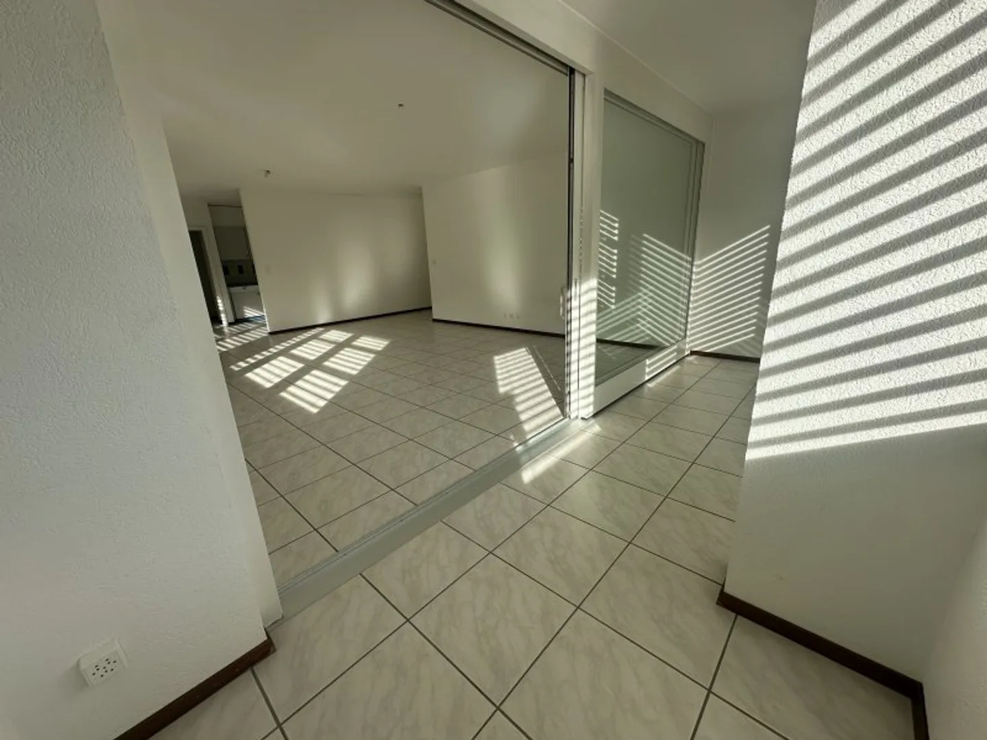 05107 - 4.5 Room Apartment - Rue du Château-Vieux 5 - Monthey - Photo 3 of 8