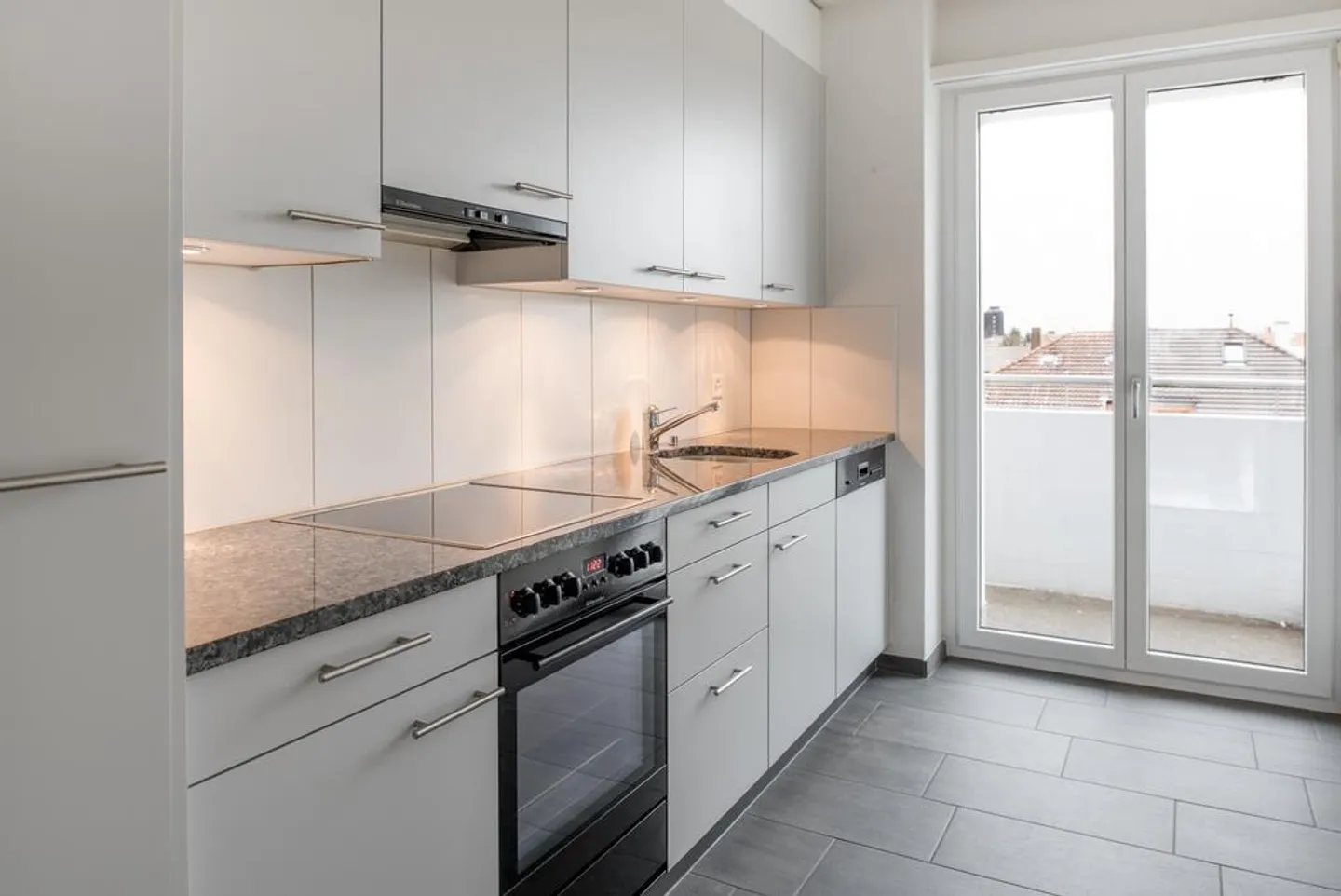 AFFITTARE SENZA CAUZIONE - Vivere in un vivace quartiere cittadino - Foto 2 di 9