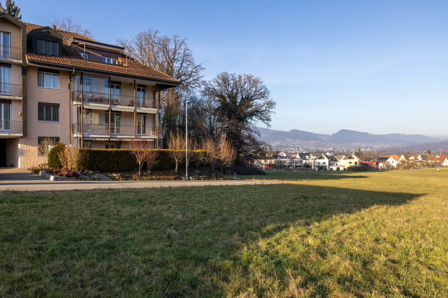 Grande et lumineuse appartement de 4.5 pièces dans un endroit calme à Starrkirch-Wil - Photo 1 sur 13