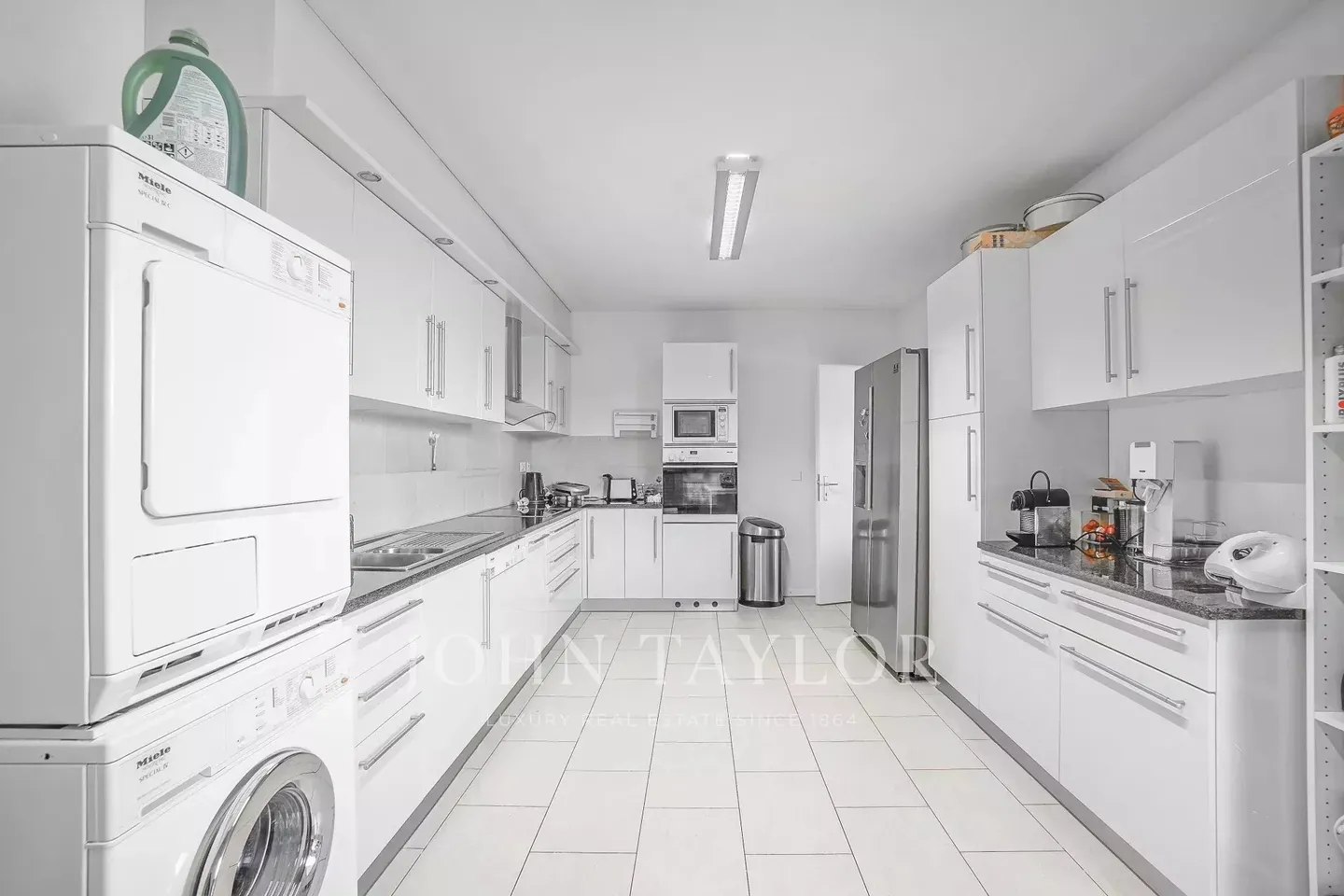 Attique de 180M2 avec vue panoramique sur le lac - Photo 5 sur 8