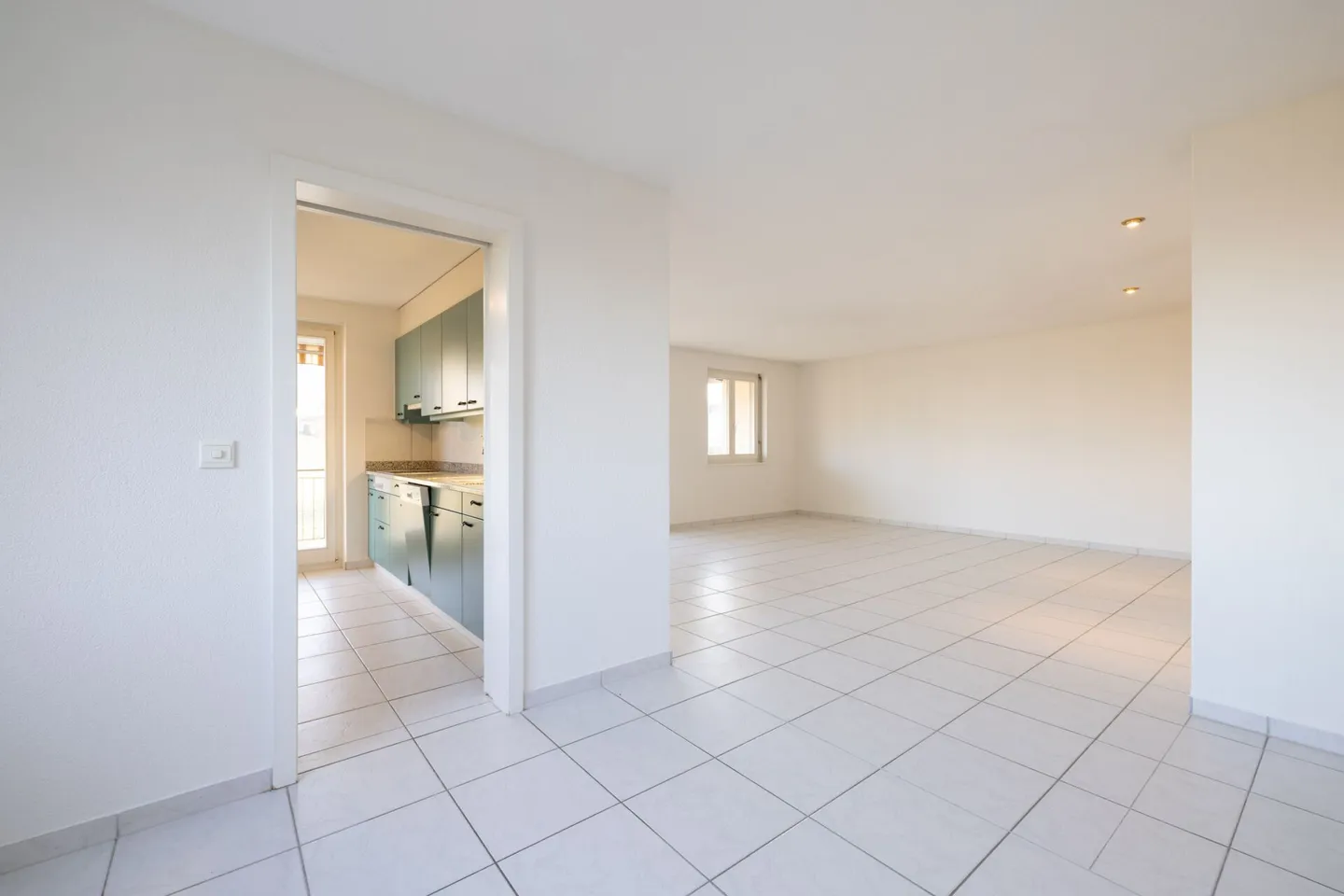 Grande et lumineuse appartement de 4.5 pièces dans un endroit calme à Starrkirch-Wil - Photo 7 sur 13