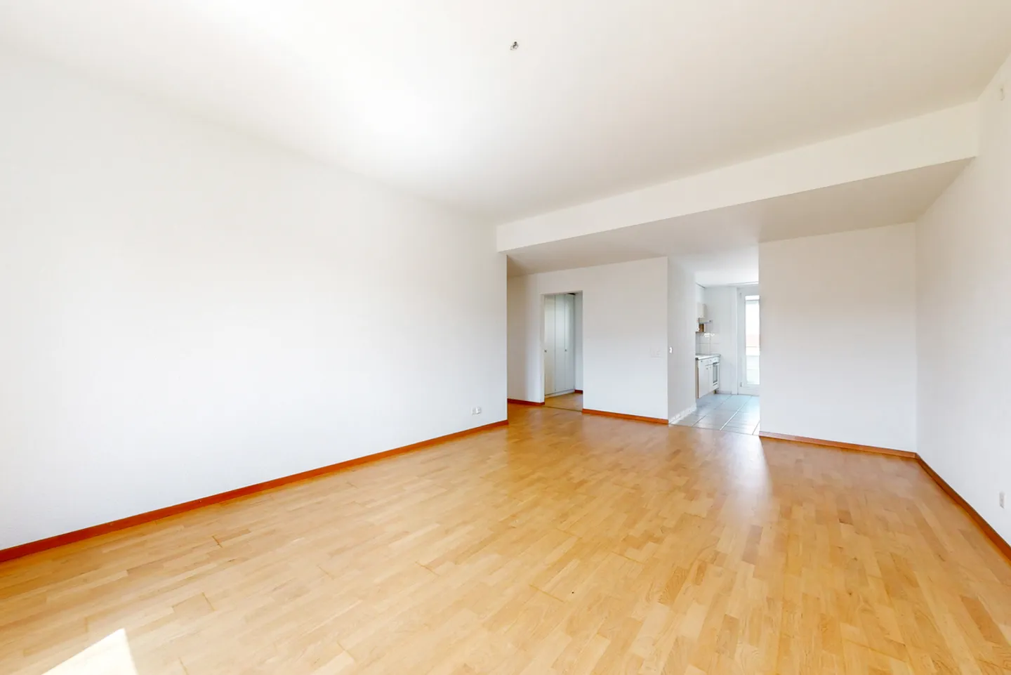 Your new home on Effingerstrasse is waiting for you! - Photo 3 of 9