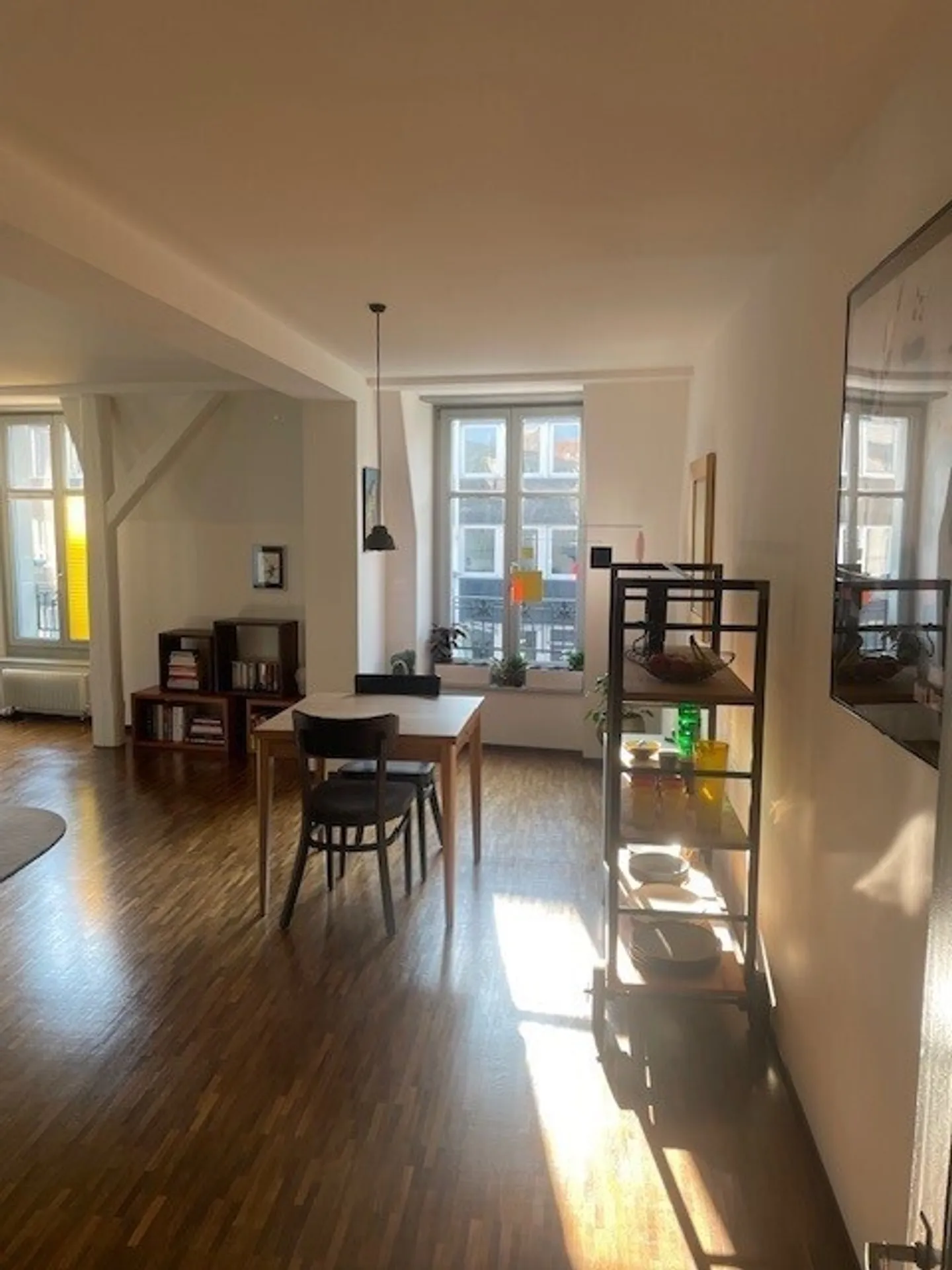 Apartment for rent - Photo 2 of 7