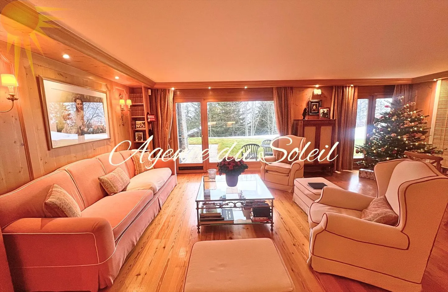 Magnifica proprietà con 4,5 vani + 3,5 vani + stanza di servizio, giardino, piscina privata nel cuore di Crans! - Foto 4 di 13