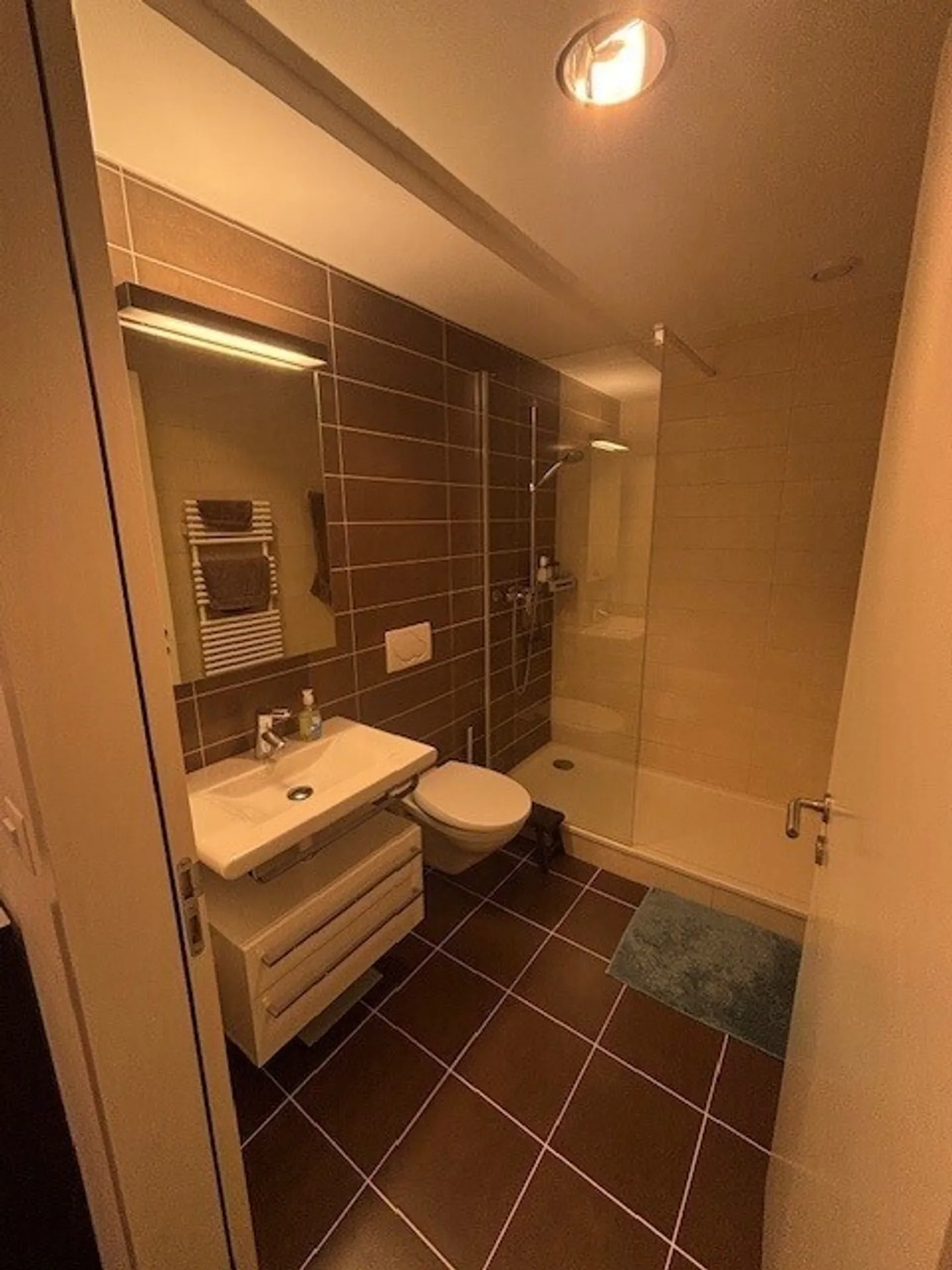 Apartment for rent - Photo 3 of 7