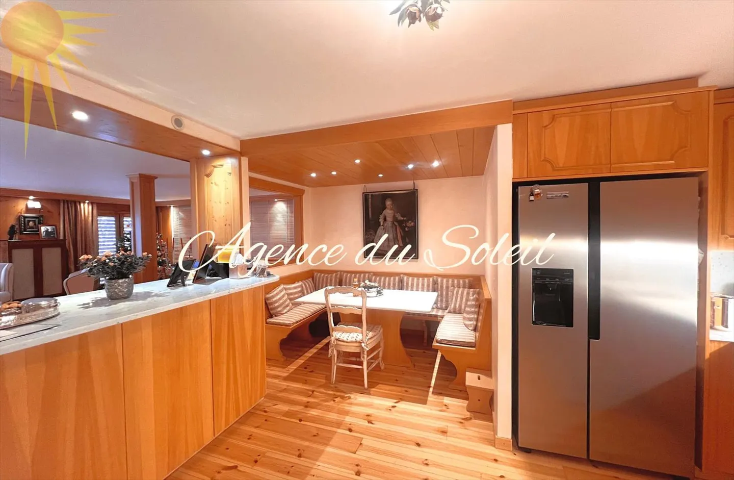 Magnifica proprietà con 4,5 vani + 3,5 vani + stanza di servizio, giardino, piscina privata nel cuore di Crans! - Foto 6 di 13