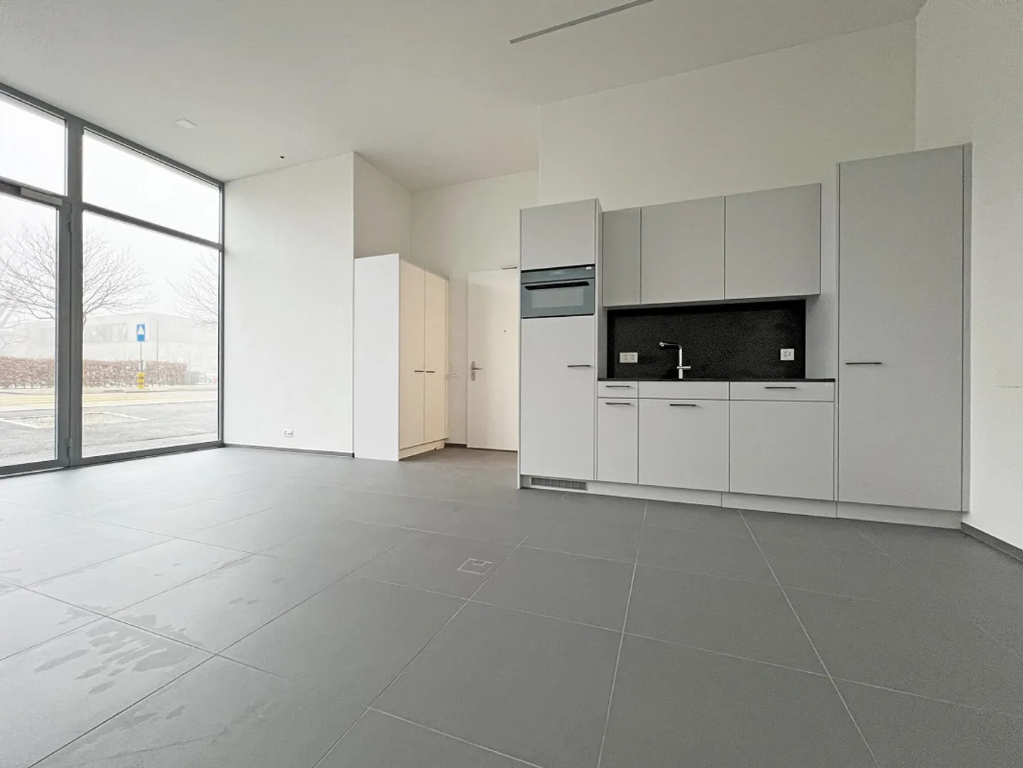 Perfetto come showroom, ufficio o area vendita - Foto 2 di 8