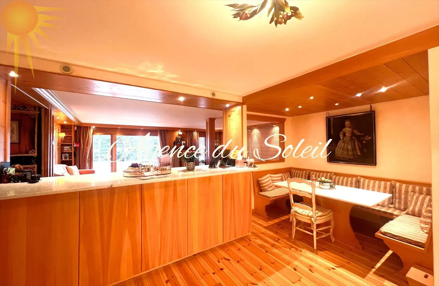 Magnifica proprietà con 4,5 vani + 3,5 vani + stanza di servizio, giardino, piscina privata nel cuore di Crans! - Foto 9 di 13
