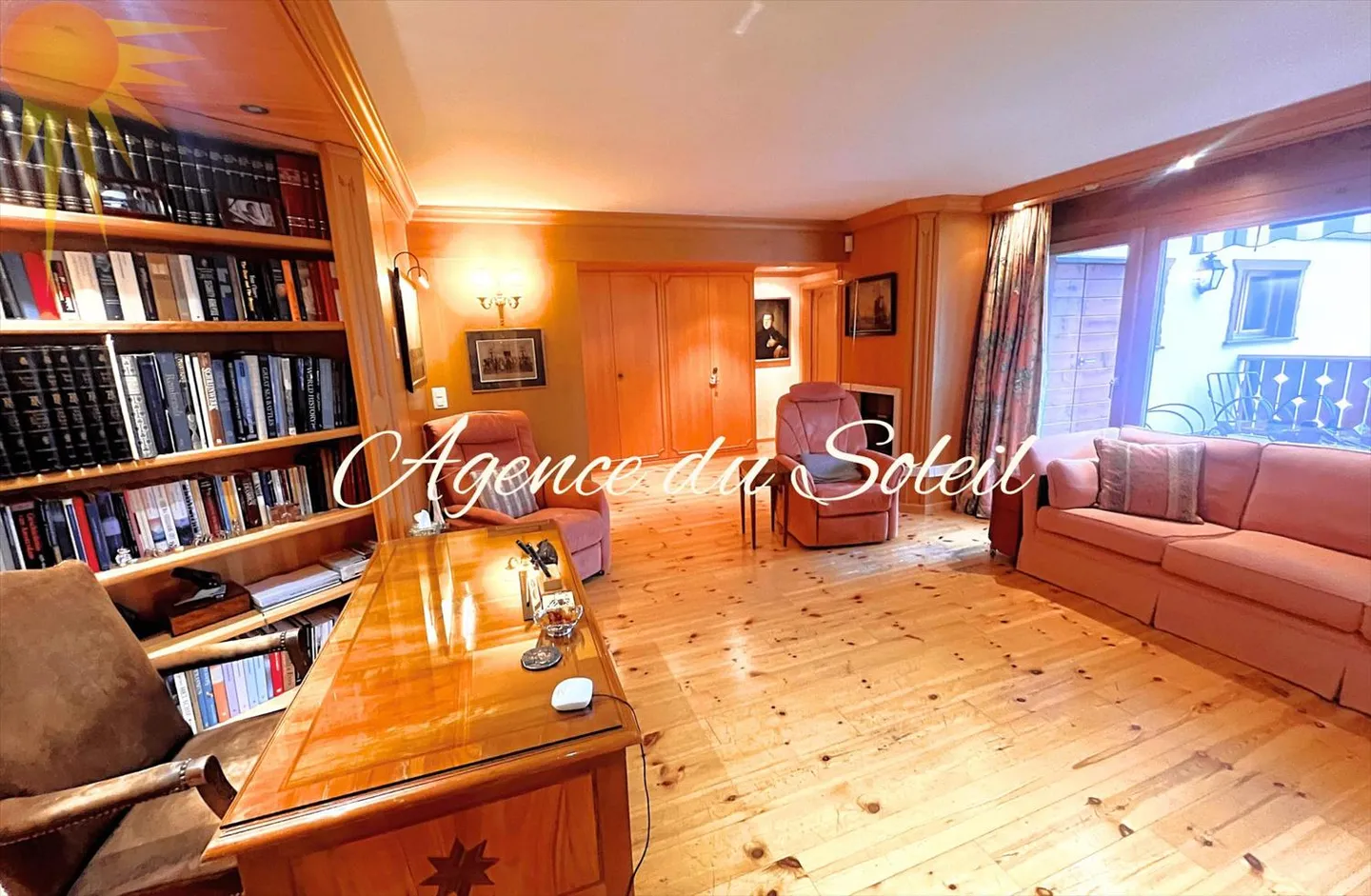 Magnifica proprietà con 4,5 vani + 3,5 vani + stanza di servizio, giardino, piscina privata nel cuore di Crans! - Foto 10 di 13