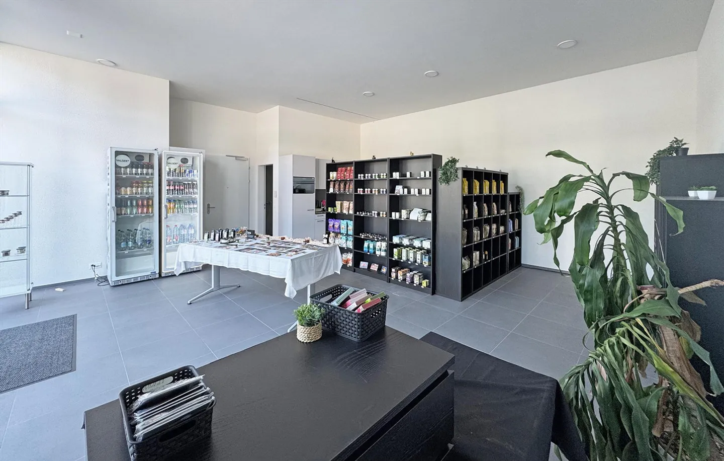Perfetto come showroom, ufficio o area vendita - Foto 3 di 8