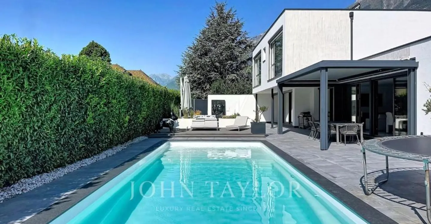 Villa contemporaine avec piscine - Photo 1 sur 9