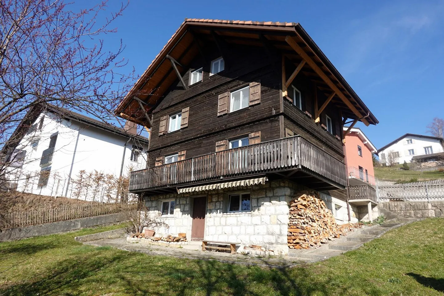 Chalet de rêve Maison individuelle avec studio séparé à Tramelan - Photo 3 sur 15