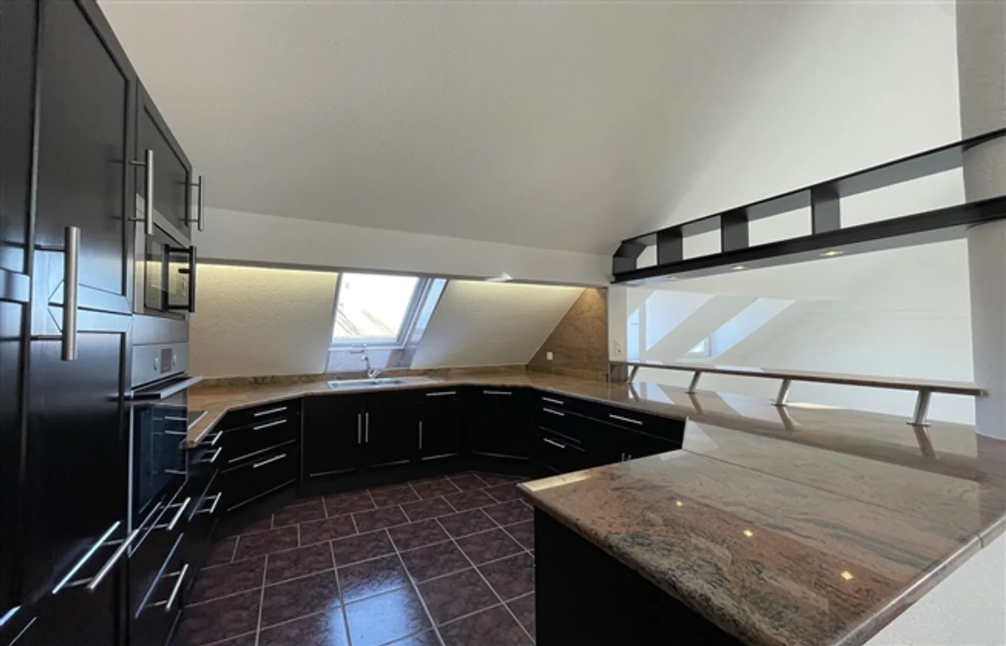 «3.5 Zimmer Triplex-Wohnung im Erdgeschoss mit Garage inklusive» - Foto 2 von 10