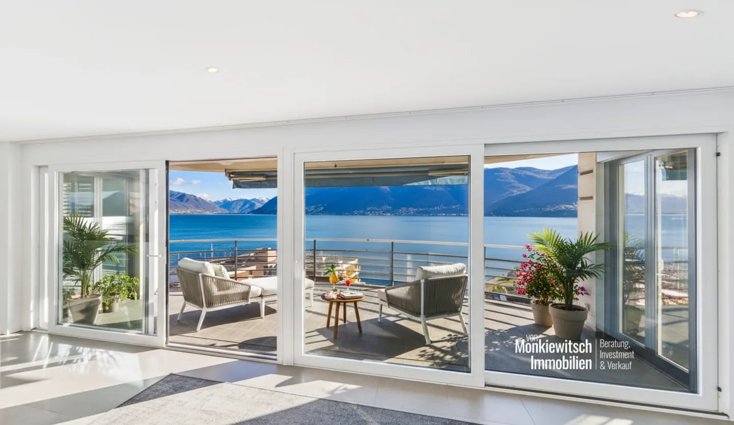 Luxury Attic Apartment with Lake View - Photo 1 of 13